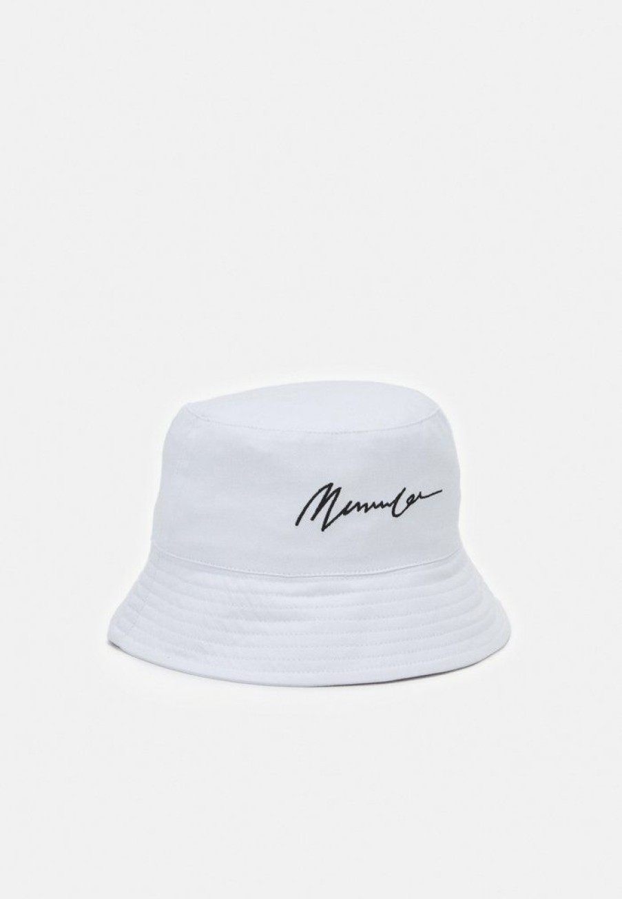 Accessoires * | Mennace Signature Bucket Hat Signature Unisex Hat White