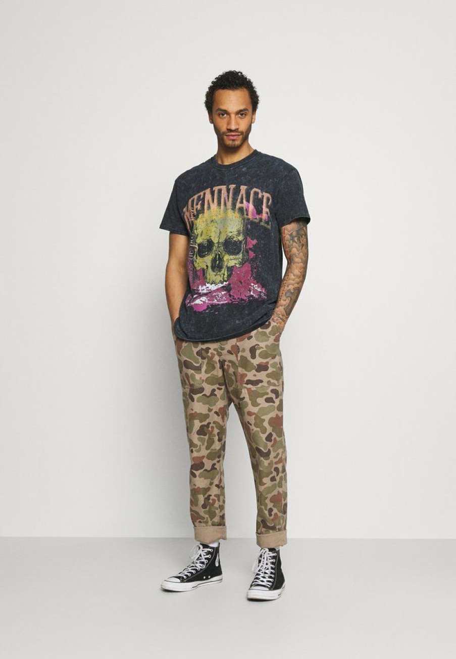 Clothing * | Mennace Chemical Flame Skull Print T-Shirt Black