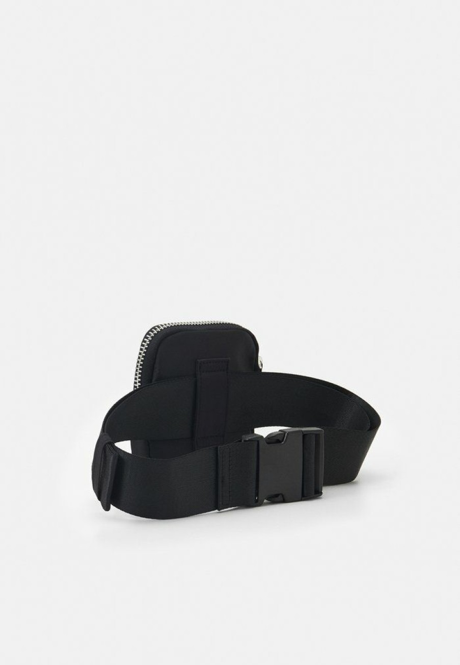 Accessoires * | Mennace On The Run Belt Bag Unisex Bum Bag Black