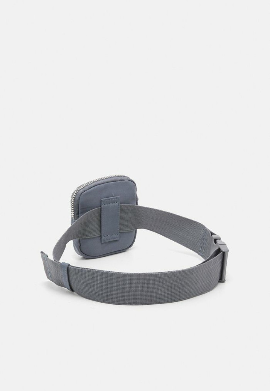 Accessoires * | Mennace On The Run Belt Bag Unisex Bum Bag Grey