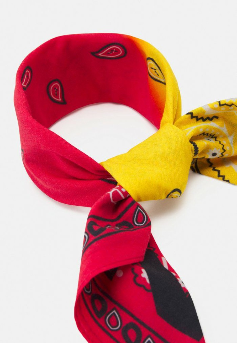 Accessoires * | Mennace Paisley Print Bandana Unisex Foulard Yellow