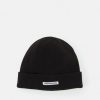 Accessoires * | Mennace Short Beanie Label Unisex Beanie Black