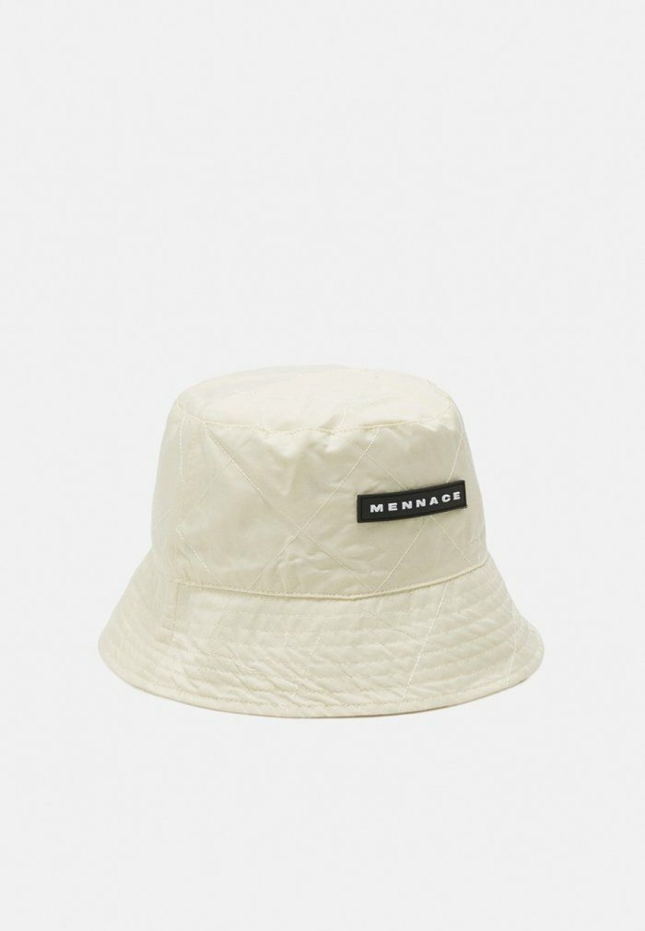 Accessoires * | Mennace Quilted Bucket Hat Off White